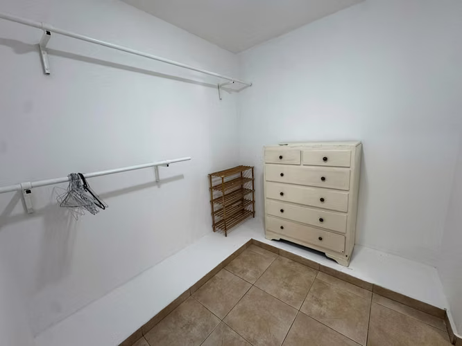 SE ALQUILA CASA AMOBLADA EN ALGARROBOS - Imagen 5