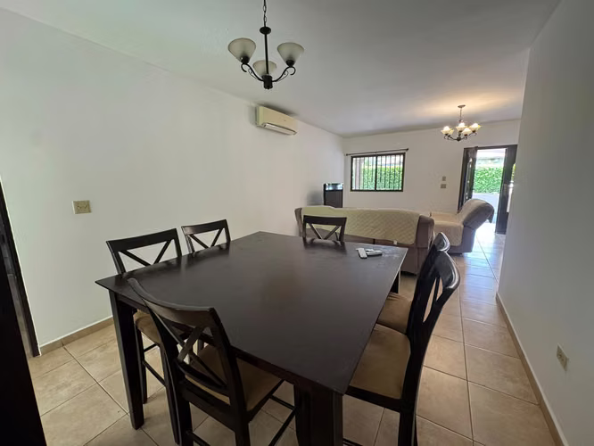 SE ALQUILA CASA AMOBLADA EN ALGARROBOS - Imagen 12
