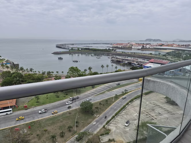 APARTAMENTO NUEVO FRENTE AL MAR