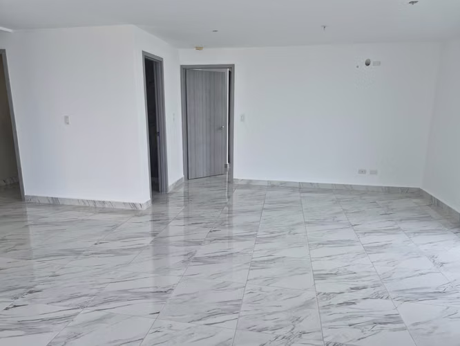 APARTAMENTO NUEVO FRENTE AL MAR