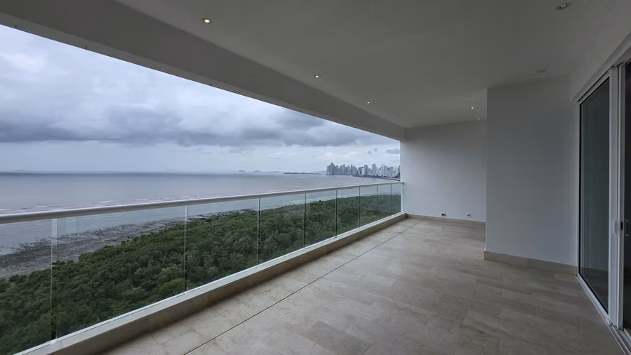 Sale Apartment Costa del Este Paseo del Mar