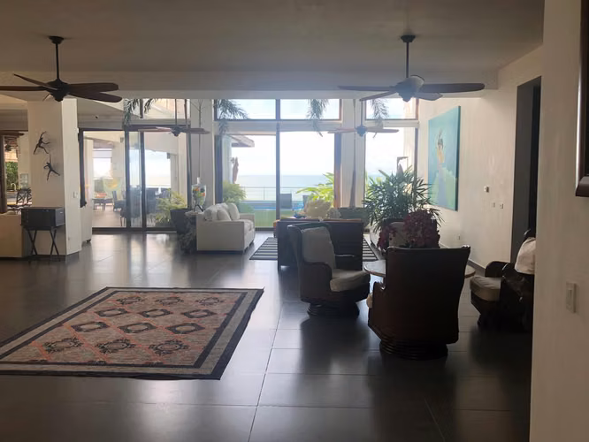 Coronado – Frente al Mar – 1,305mts2 – 5,000,000