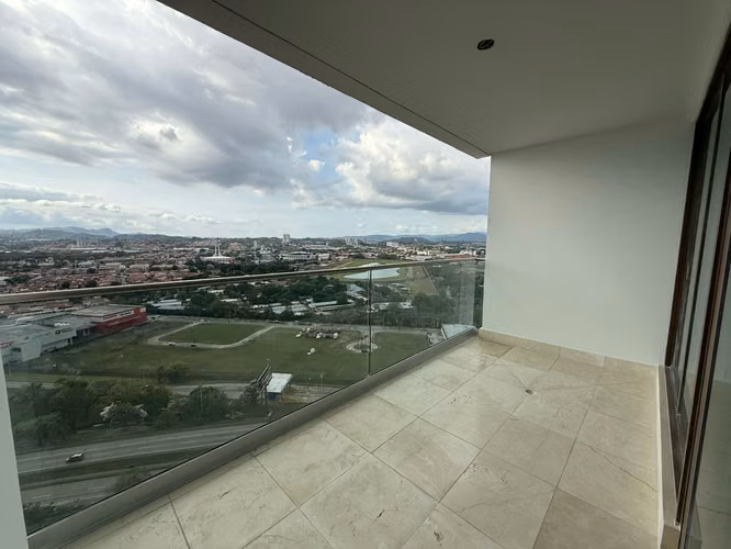 Santa Maria – Piso Alto – 190mts2 – 3,600