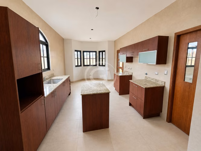Venta Casa de Esquina El Doral. Remate Bancario 1,225 $/m2 Negociable - Imagen 9