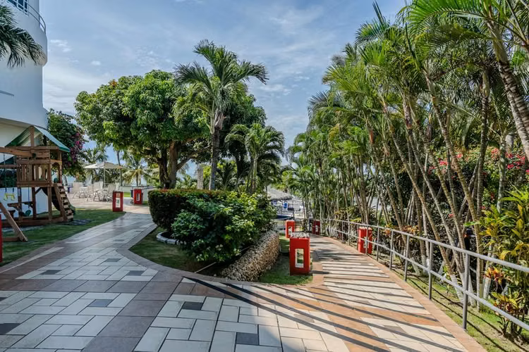 Apartamento con Vista al Mar en PH Coronado Bay, Coronado