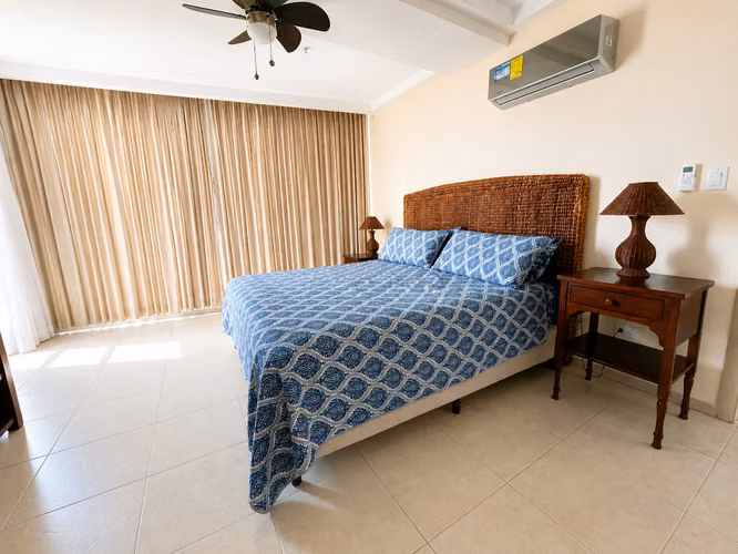 Apartamento con Vista al Mar en PH Coronado Bay, Coronado