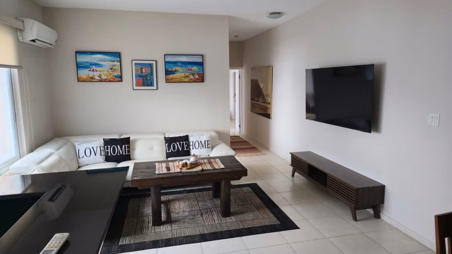 Spacious 2-bedroom apartment, fully furnished