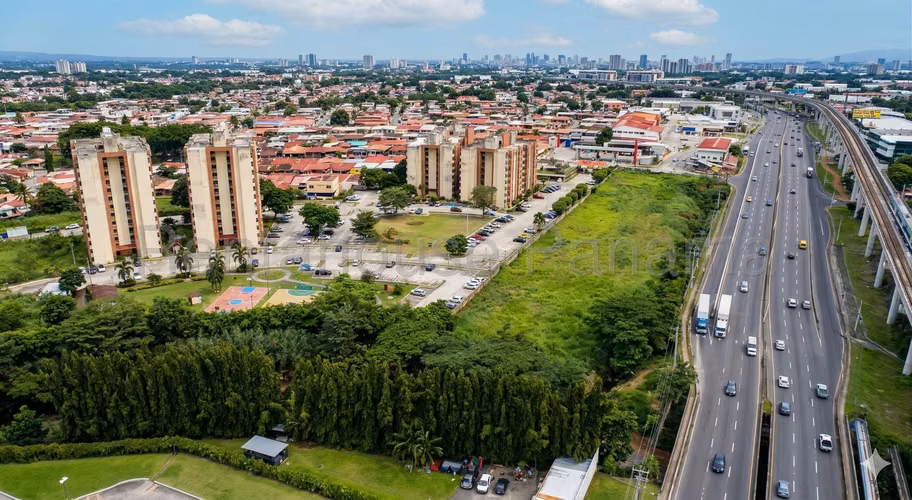 Venta de terreno en Don Bosco AK