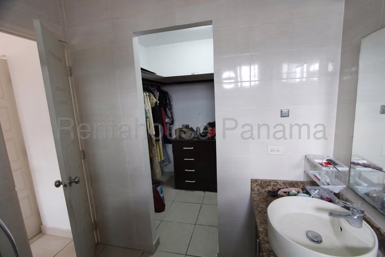 Venta De Casa En Brisas Del Golf KC