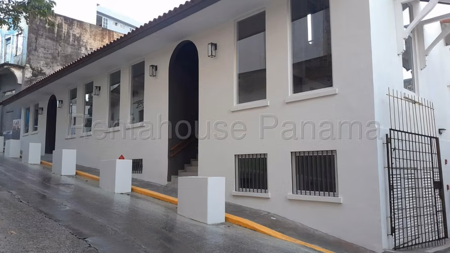 Commercial Space for Rent in Casco Antiguo AK