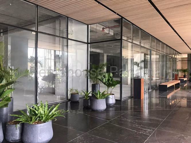 Commercial Space for Rent in Costa del Este AK