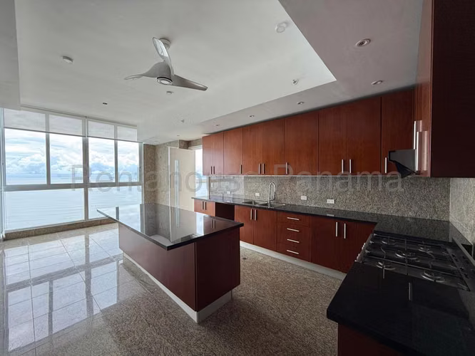 Apartamento en Alquiler en Punta Paitilla JG