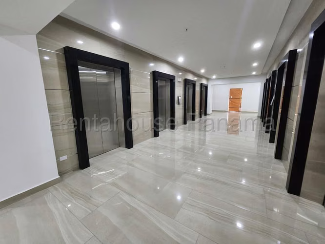 Oficina Comercial en Alquiler en Obarrio JG