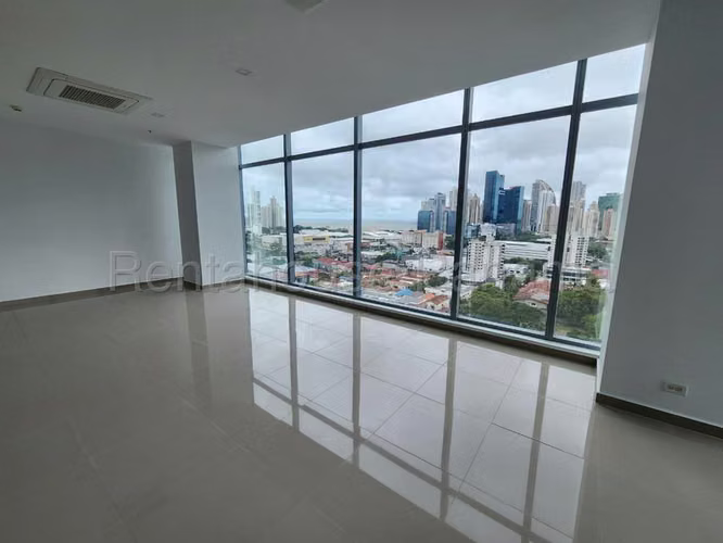 Oficina Comercial en Alquiler en Obarrio JG