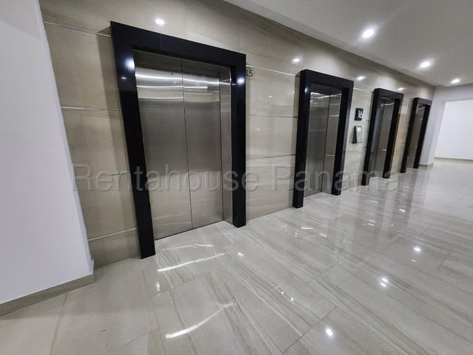 Oficina Comercial en Alquiler en Obarrio JG