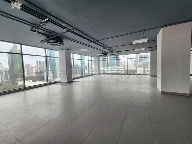 Oficina Comercial en Alquiler en Obarrio JG