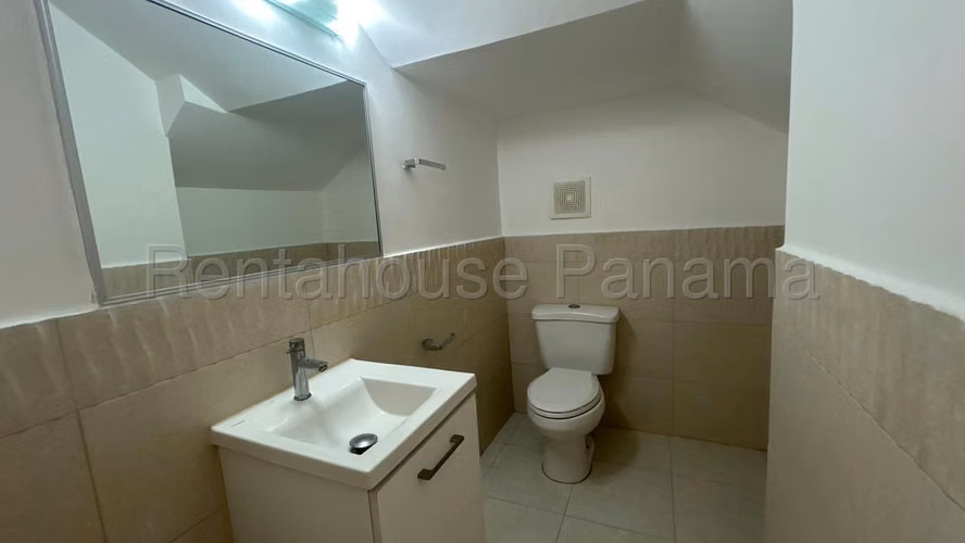 Venta De Casa En Versalles KC