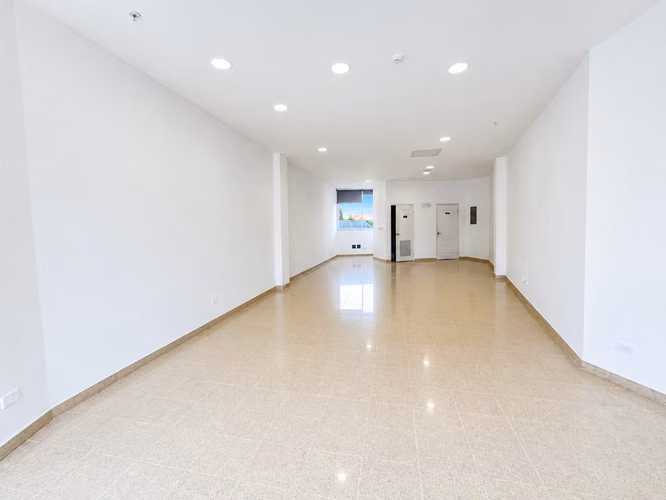Alquiler de Local Comercial en Costa del Este, Star Plaza, 79m2