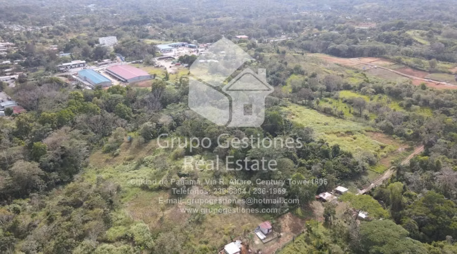 Se Vende Terreno de 4.4 hectáreas en Colón