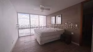 Venta de Apartamento con 185m2 en Coco del Mar PH Bahia del Golf 26-7344SR