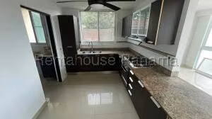 Venta de Apartamento con 166m2 en Albrook PH Pine Hills 26-2769SR