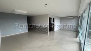 Venta de Apartamento con 166m2 en Albrook PH Pine Hills 26-2769SR