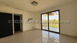 Venta de Casa con 414m2 en San Carlos PH Vista Mar 25-7611SR