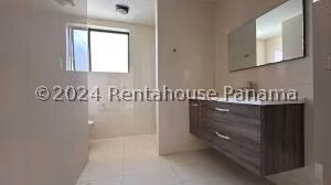 Venta de Casa con 414m2 en San Carlos PH Vista Mar 25-7611SR