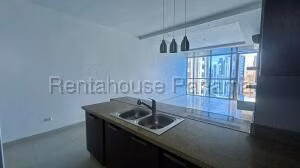 Venta de Apartamento con 155m2 en El Cangrejo PH Astoria 26-6593SR