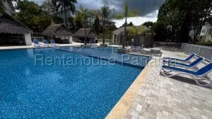 Venta de Apartamento con 130m2 en Cocle PH Bijao Beach Club & R 26-8252SR