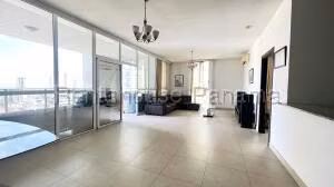 Venta de Apartamento con 115m2 en San Francisco PH Quadrat 25-6272SR