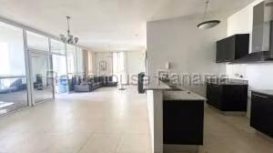 Venta de Apartamento con 115m2 en San Francisco PH Quadrat 25-6272SR