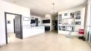 Venta de Apartamento con 115m2 en San Francisco PH Quadrat 25-6272SR