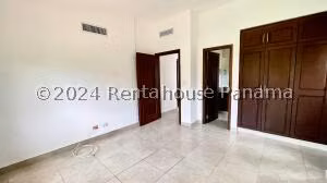 Venta de Casa con 290m2 en Cocoli PH Tucan Country Club 25-2351SR - Imagen 16