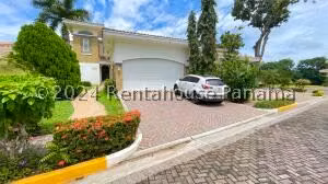 Venta de Casa con 290m2 en Cocoli PH Tucan Country Club 25-2351SR