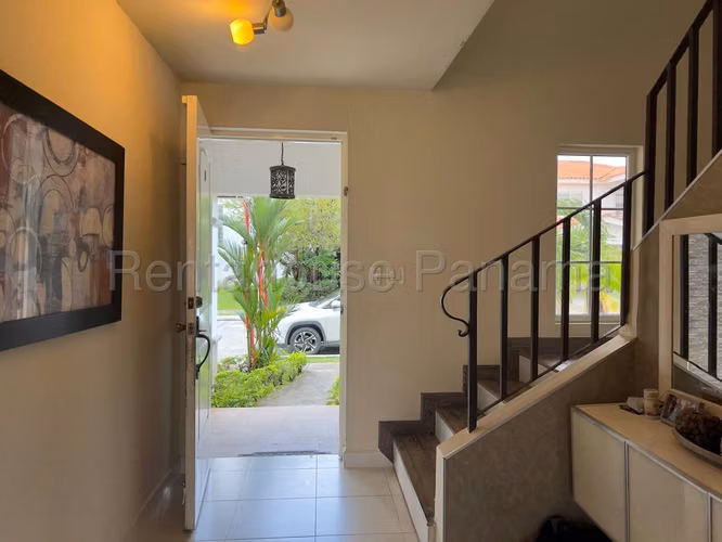 Se Vende Casa en Versalles YDU