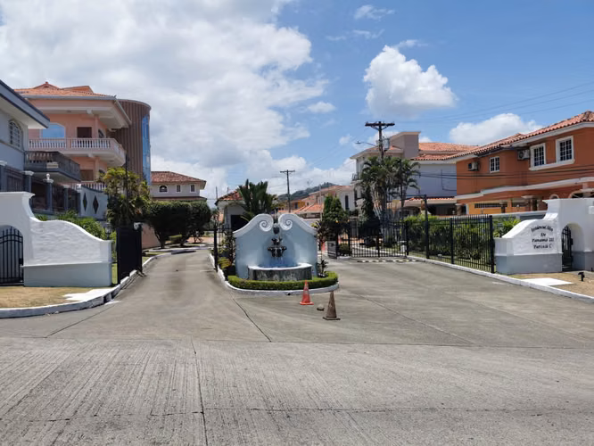 Venta de terreno en Altos de Panamá.