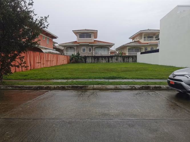For Sale: Vacant Land in Altos de Panamá