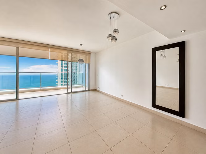 Venta de apartamento en Punta Pacífica - Frente al mar