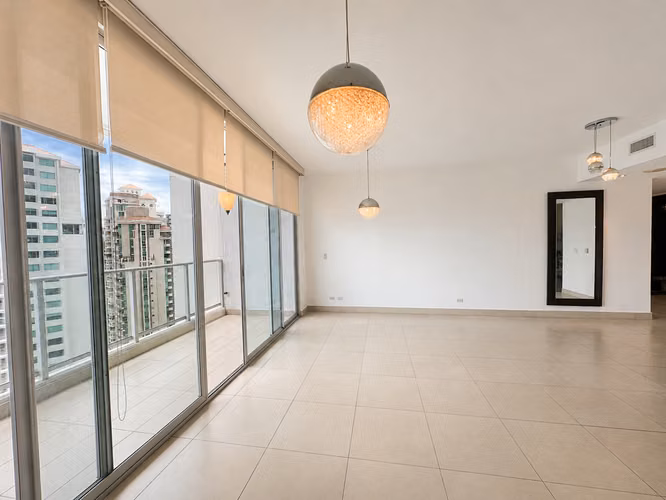 Venta de apartamento en Punta Pacífica - Frente al mar