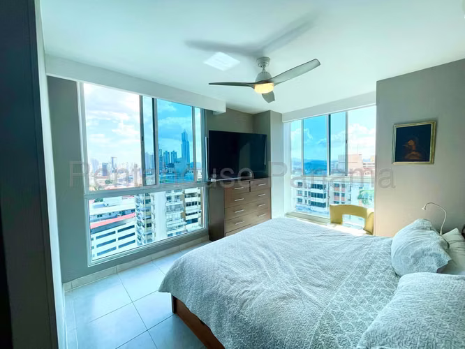 Venta de Apartamento en Villa de las Fuentes Ph Lexington Tower CCO