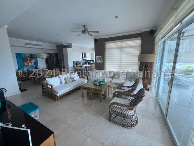 LIVE NOW! IN PLAYA BLANCA FOR SALE PH BIJAO BEACH CLUB ESM