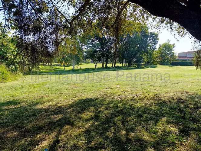 VENTA DE TERRENO EN CORONADO ESM