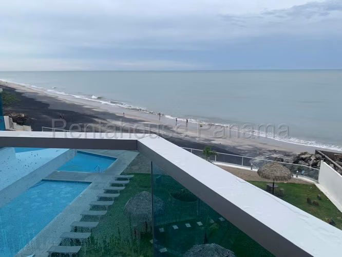 Vendo Apartamento en playa Gorgona royal palm OF26-1292