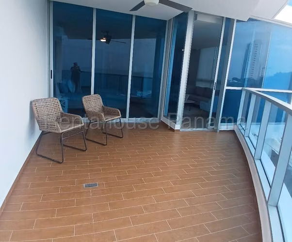 Vendo Apartamento en playa Gorgona royal palm OF26-1292