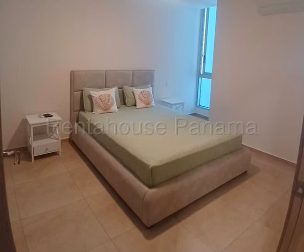 Vendo Apartamento en playa Gorgona royal palm OF26-1292