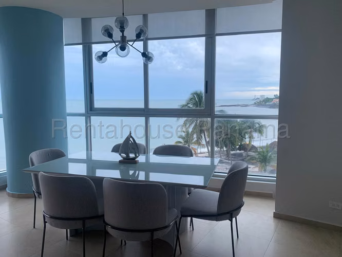 Vendo Apartamento en playa Gorgona royal palm OF26-1292