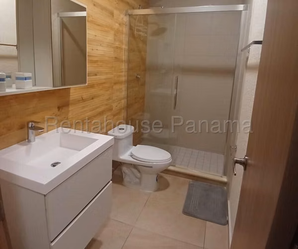 Vendo Apartamento en playa Gorgona royal palm OF26-1292