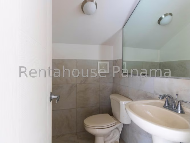 Vendo Casa en PLAYA DORADA OF 26-8541