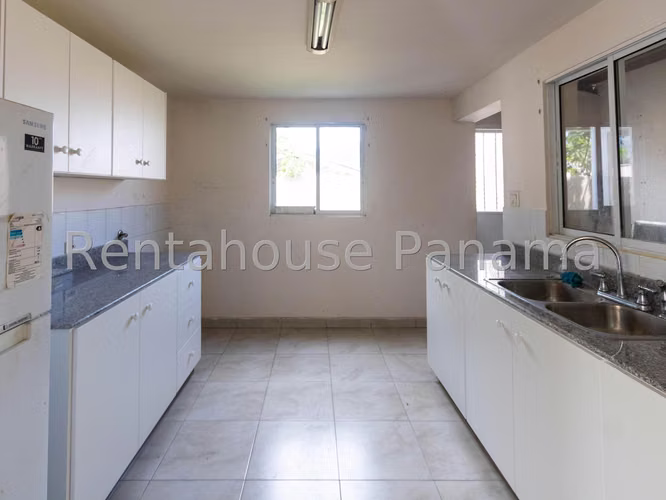 Vendo Casa en PLAYA DORADA OF 26-8541
